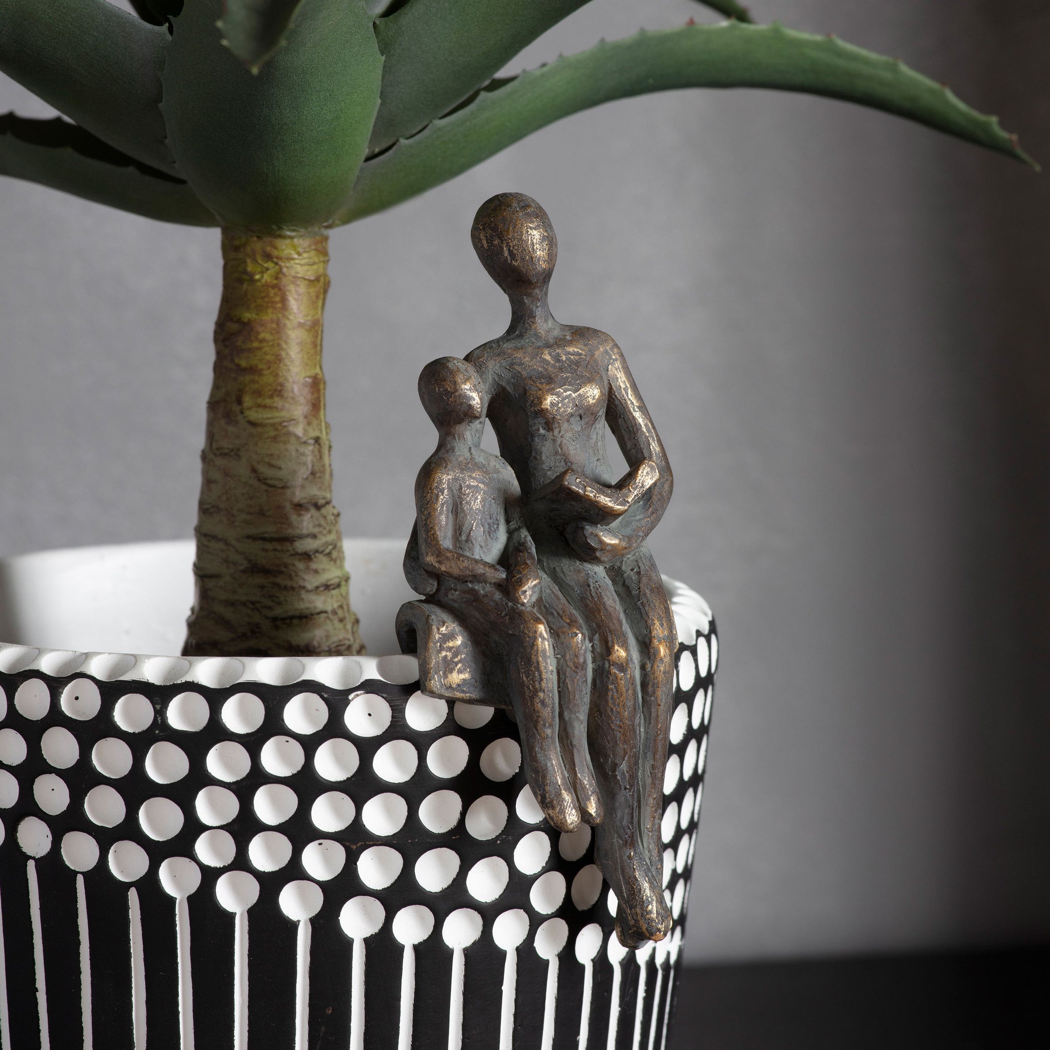 Storytime Pot Hanger - Antique