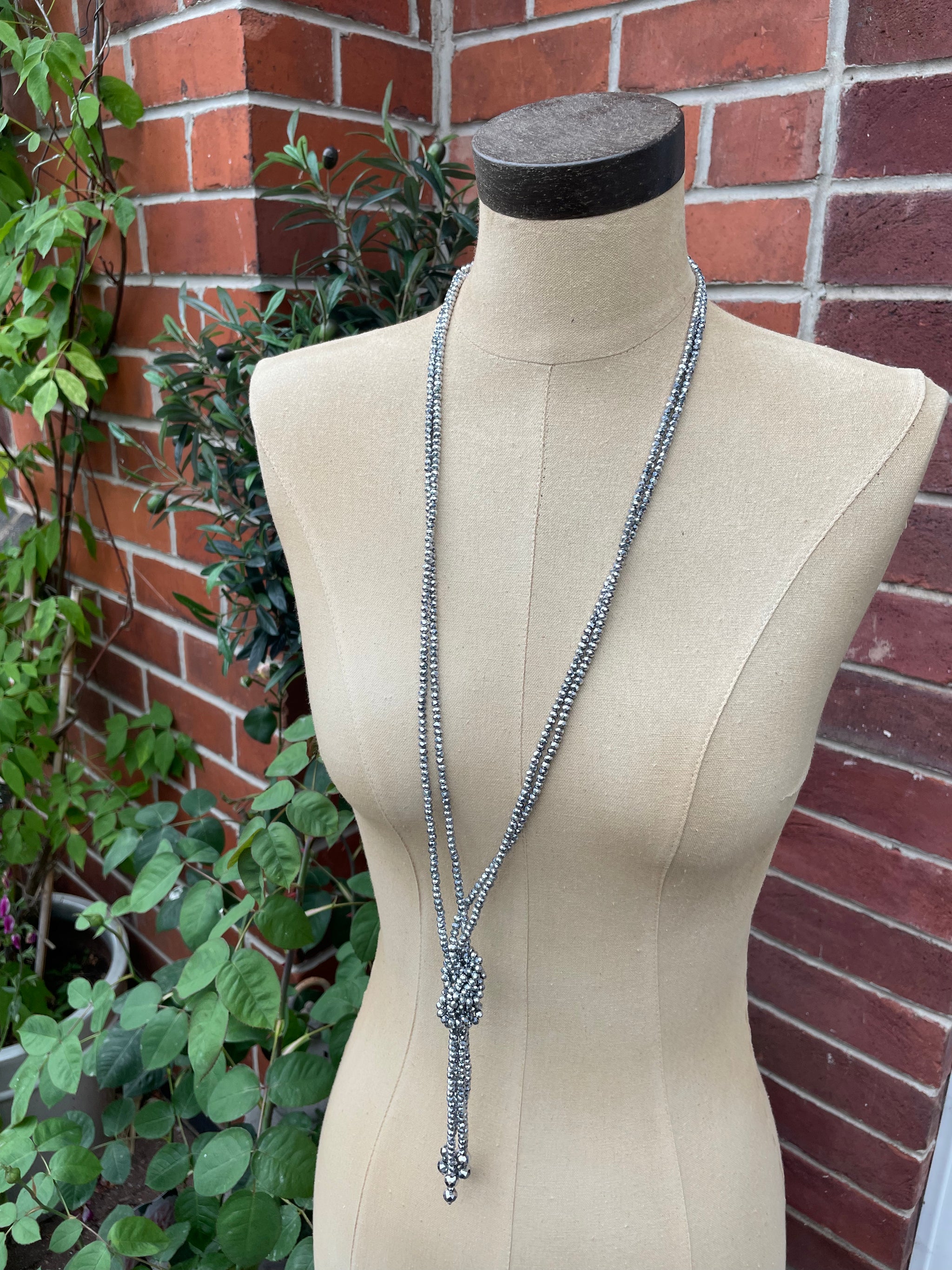 Knotted Crystal necklace - 2 colours