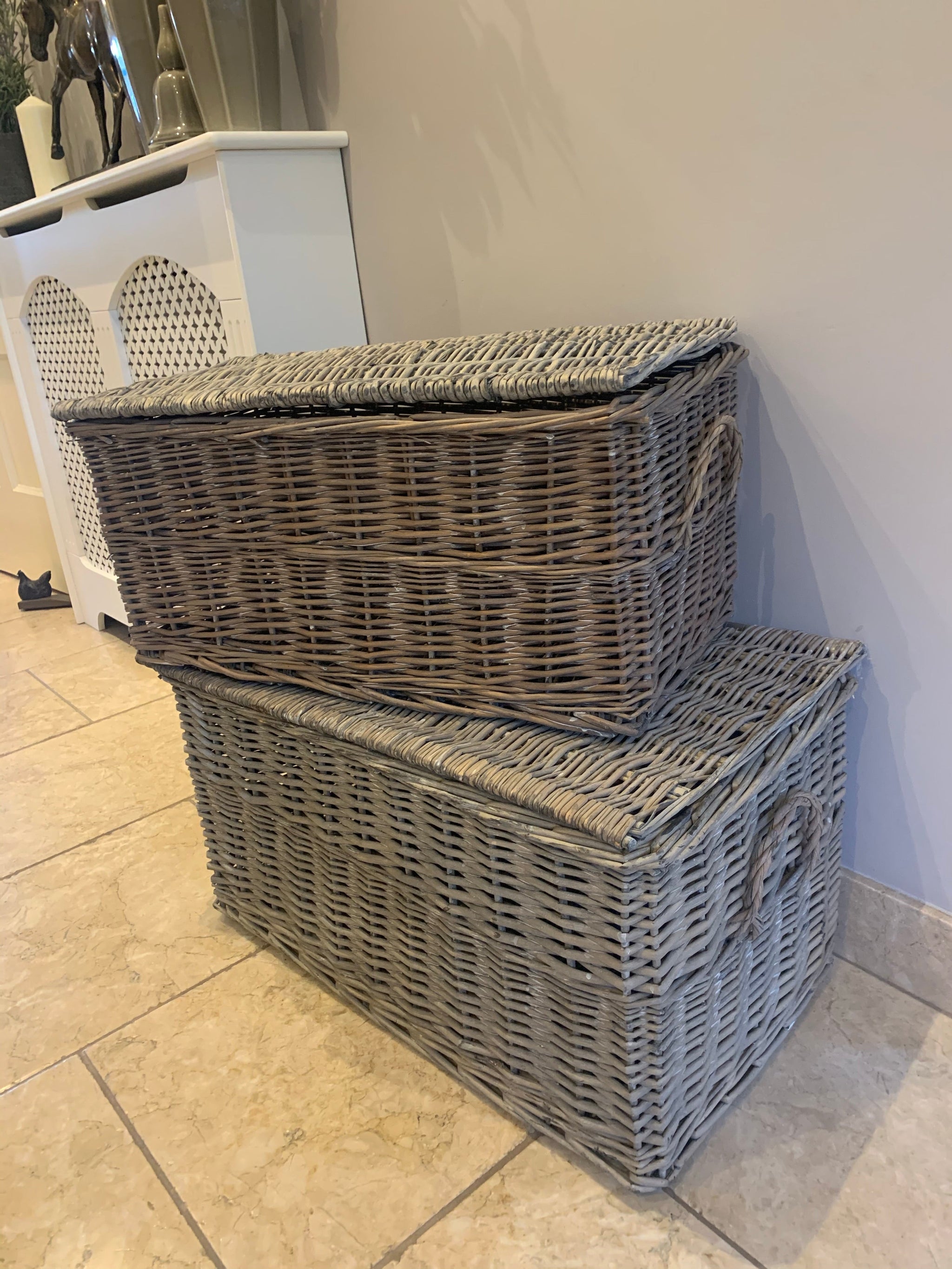 Full wicker baskets - 2 sizes