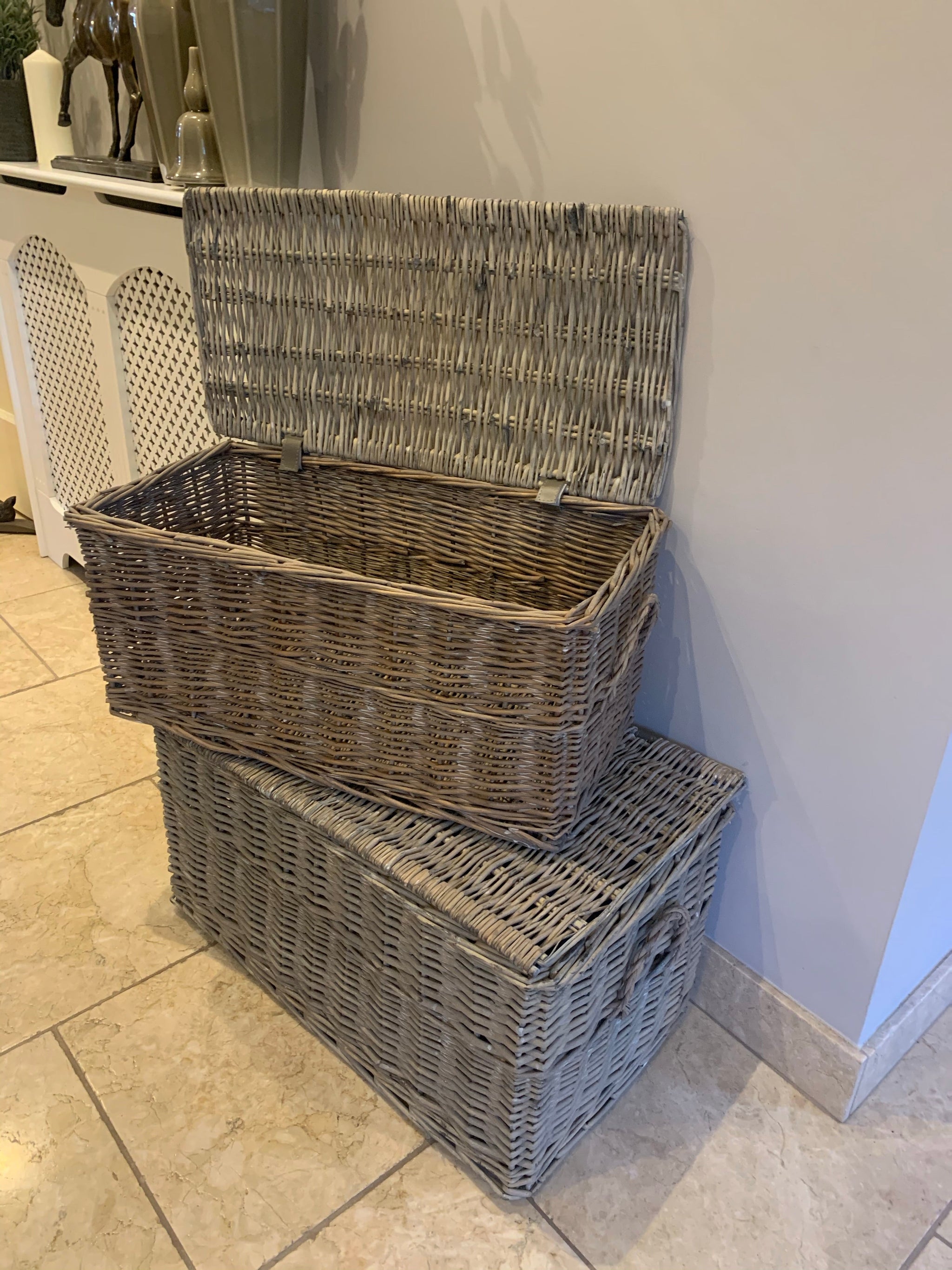 Full wicker baskets - 2 sizes