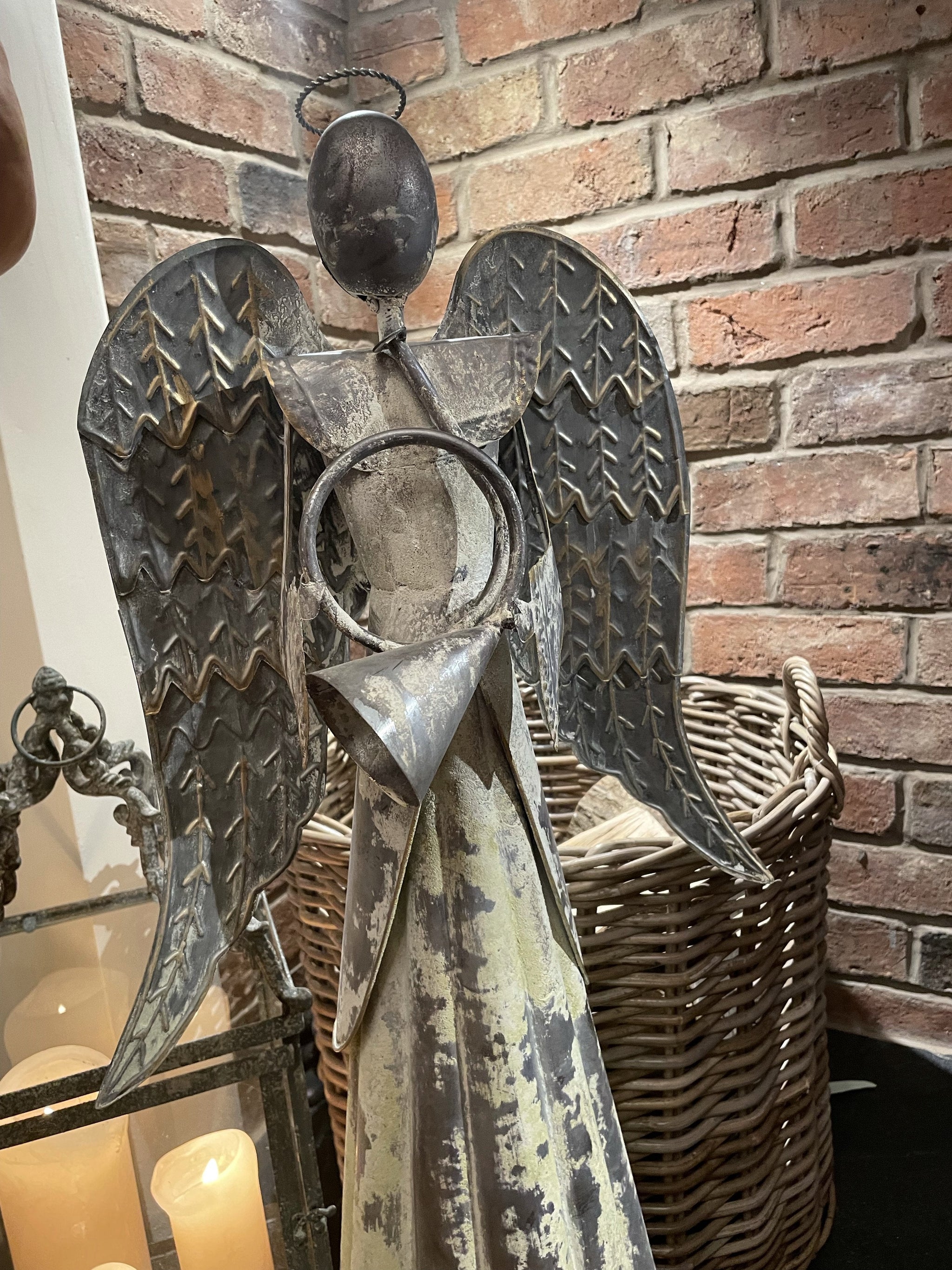 Gorgeous angel with harp or horn