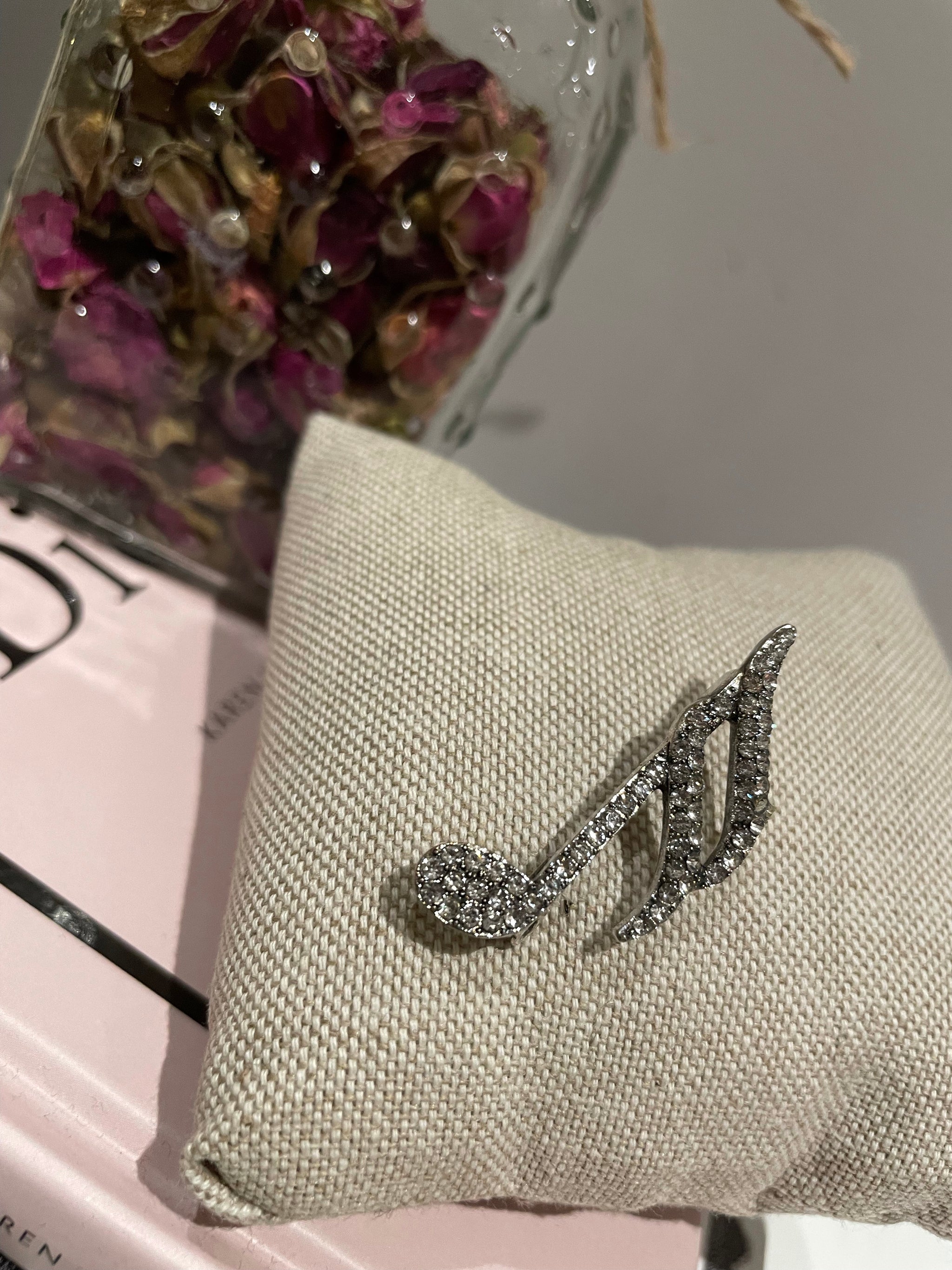 Music note Brooch